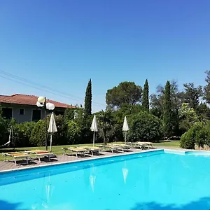 Monti 3*, San Baronto Italien